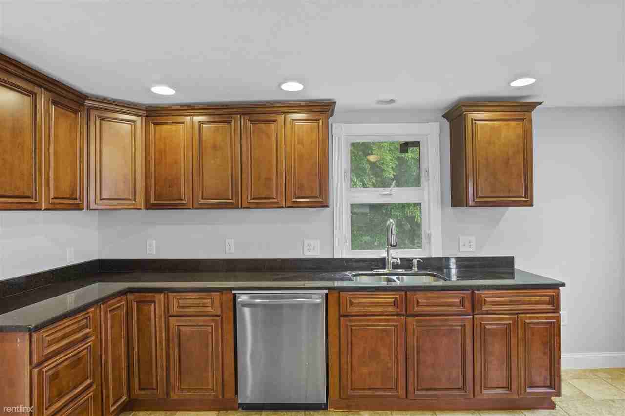 73 Tampa St - Photo 3 of 34