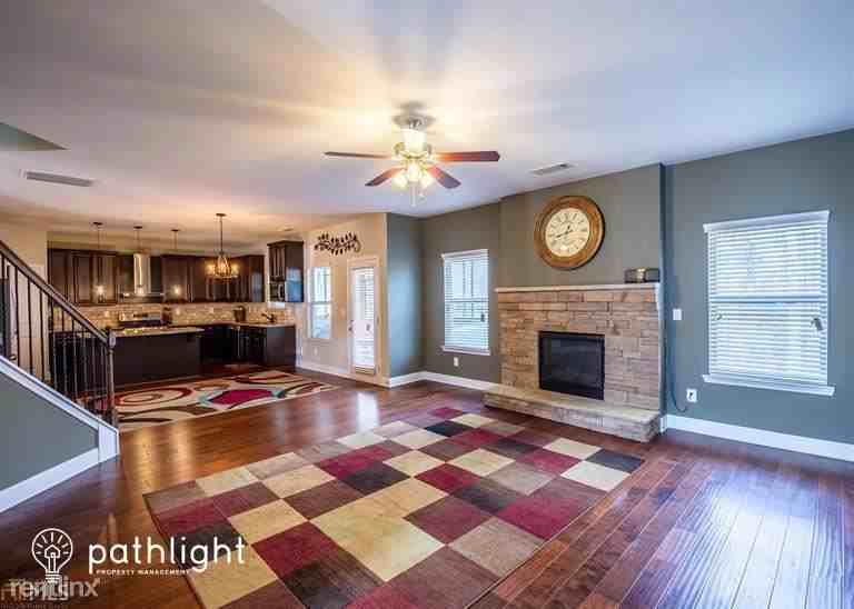 2604 Larson Ter - Photo 2 of 14