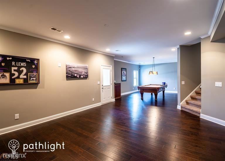 2604 Larson Ter - Photo 3 of 14