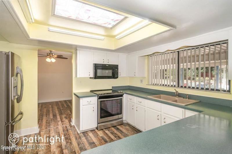 4263 Abbey Ln - Photo 2 of 22