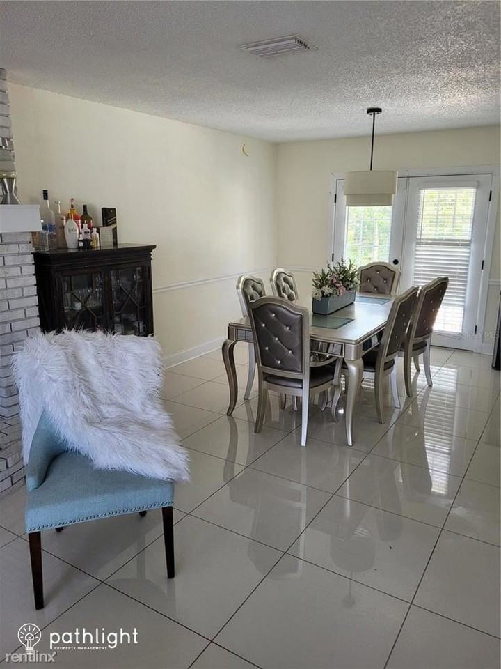 7613 Rustic Dr - Photo 3 of 10