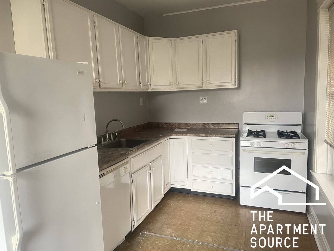1909 W Argyle St #1 - Photo 4 of 13