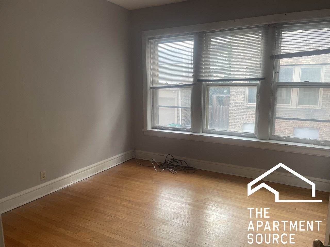 1909 W Argyle St #1 - Photo 5 of 13