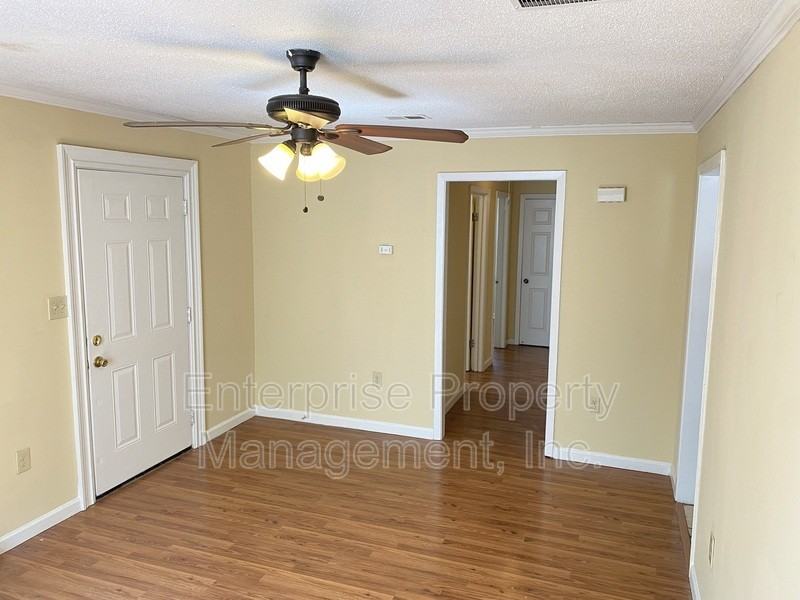 295 Glencoe Rd - Photo 3 of 22