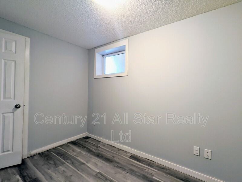 7007 96 St Nw #BS - Photo 2 of 5