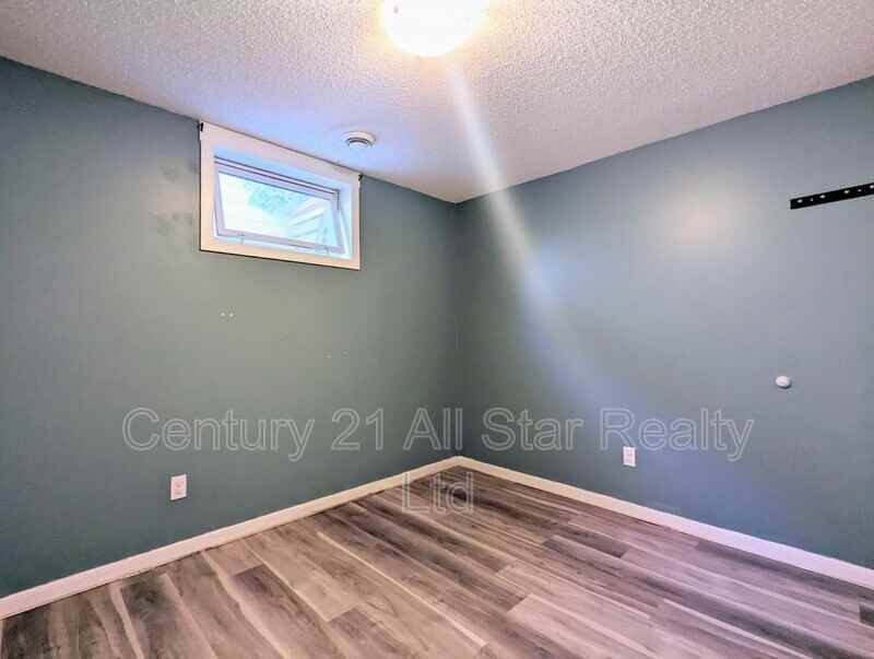 7007 96 St Nw #BS - Photo 3 of 5