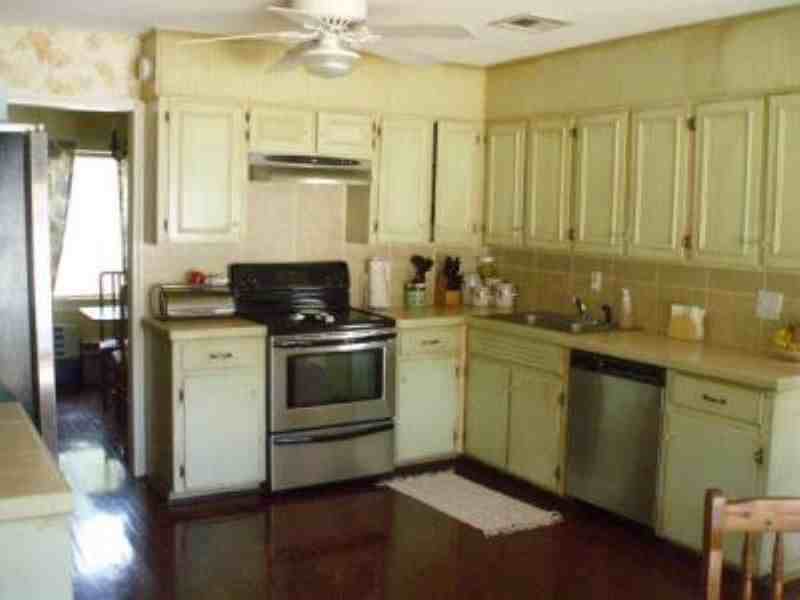 2423 Sedgefield Ln - Photo 2 of 6