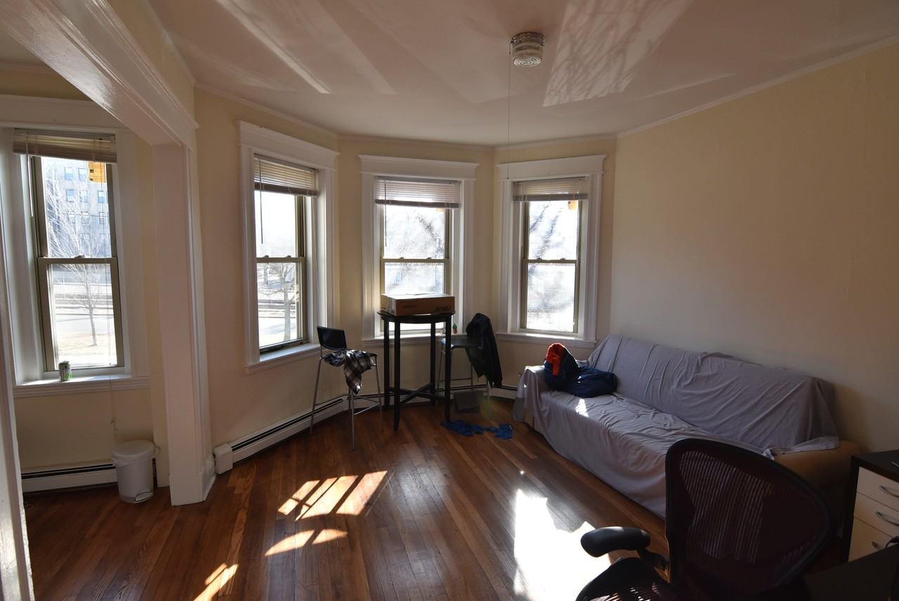 1669 Commonwealth Ave #6 - Photo 4 of 11