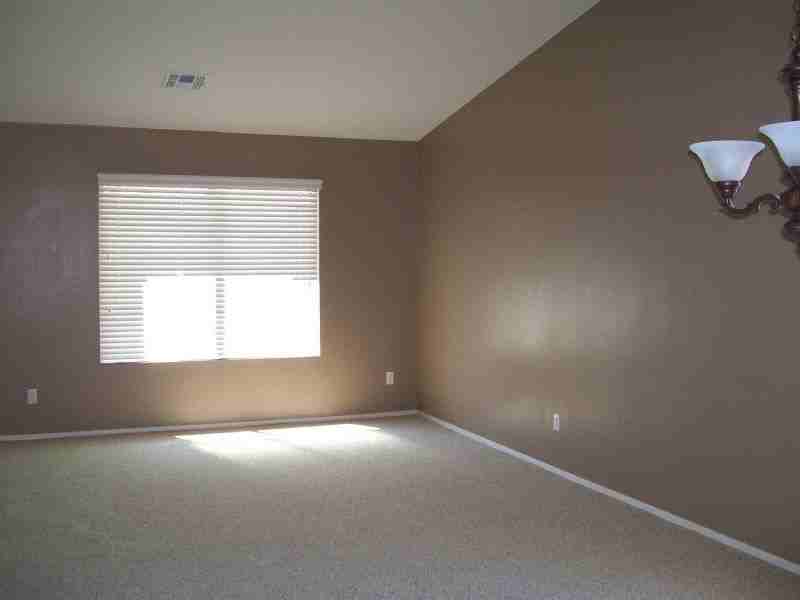 15652 W Durango St - Photo 3 of 10