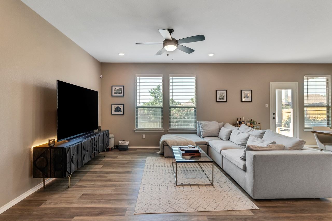 402 Thunder Valley Trl - Photo 5 of 33