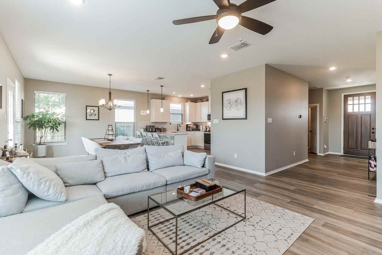 402 Thunder Valley Trl - Photo 7 of 33