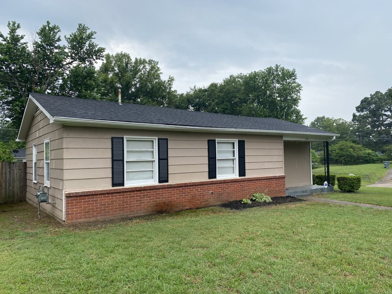 1383 Abernathy Rd - Photo 2 of 17