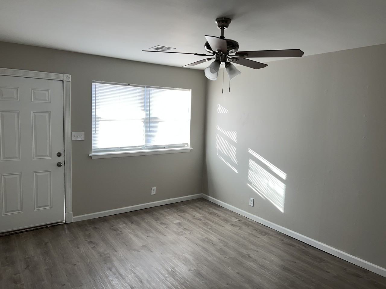 205 S 189th East Ave - Photo 2 of 9