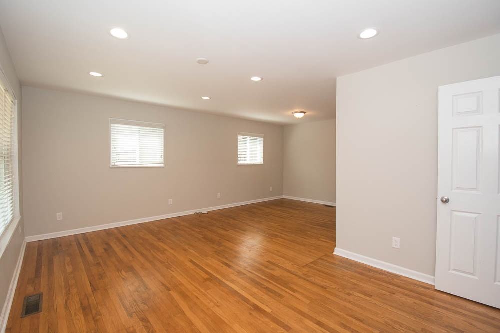 439 Chester St Se - Photo 3 of 18