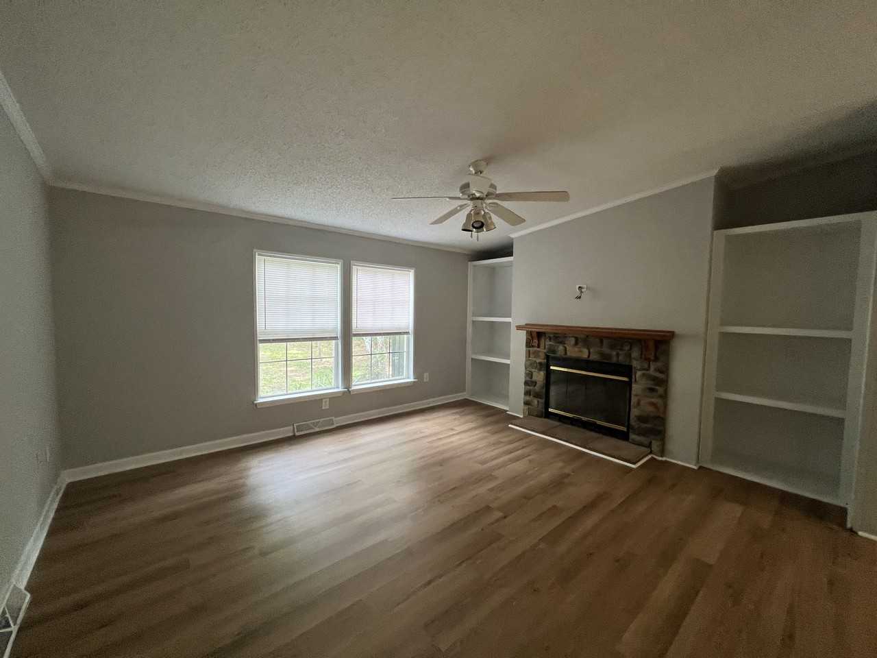 239 Smokey Ln - Photo 3 of 12