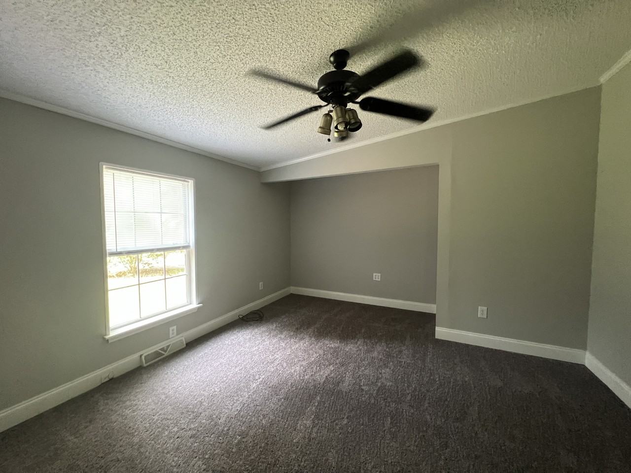 239 Smokey Ln - Photo 7 of 12