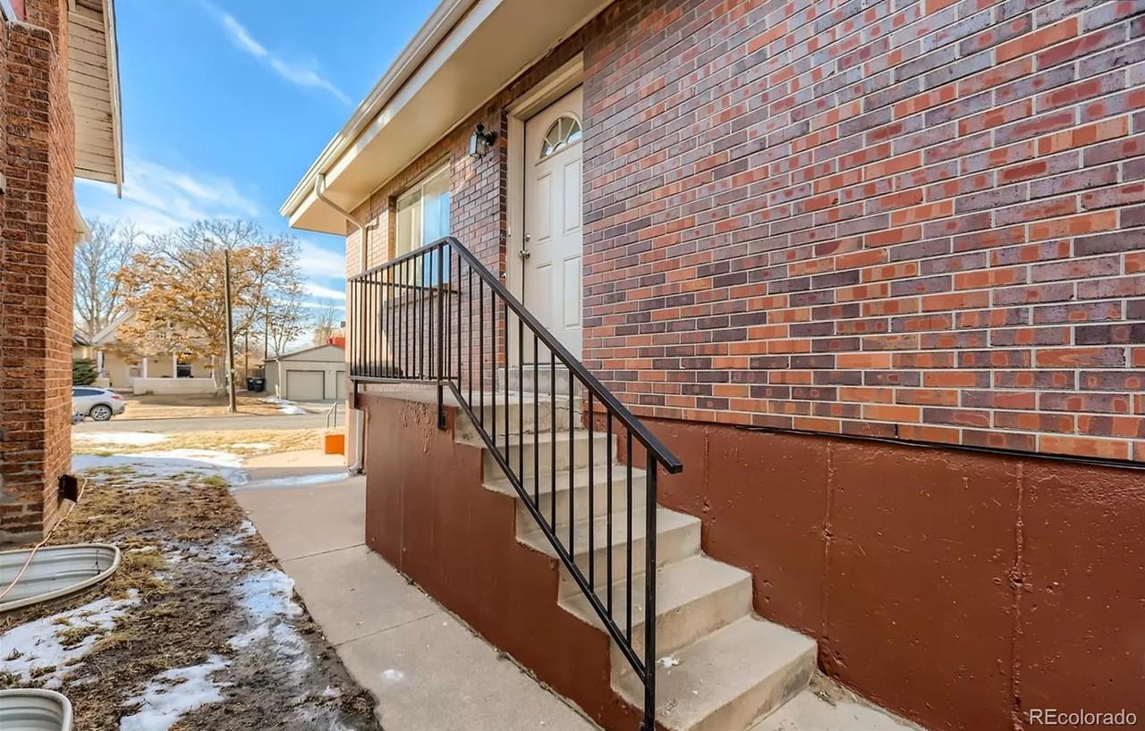 3144 N Vine St - Photo 2 of 10