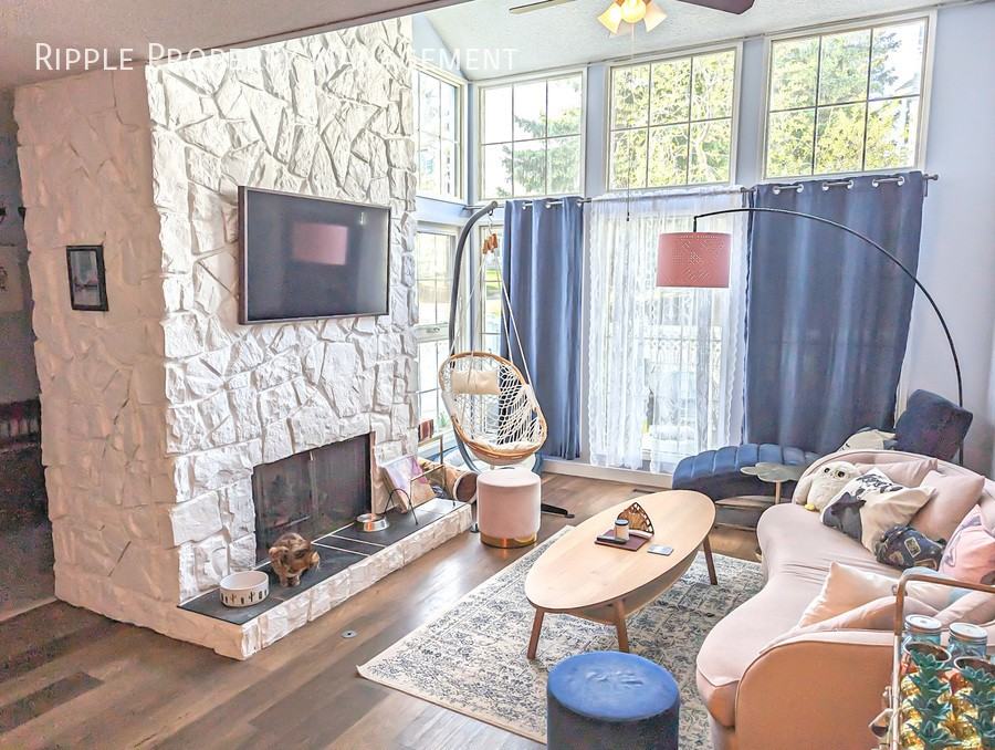 28 Berwick Cres Nw #58 - Photo 3 of 35