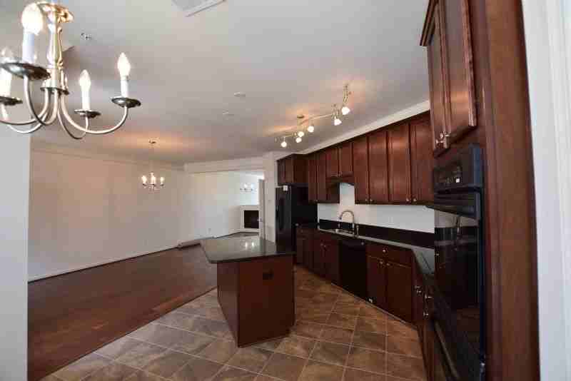 19318 Diamond Lake Dr - Photo 3 of 9