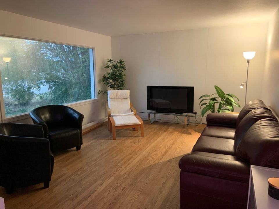 8320 Kingfisher Drive - Photo 2 of 13