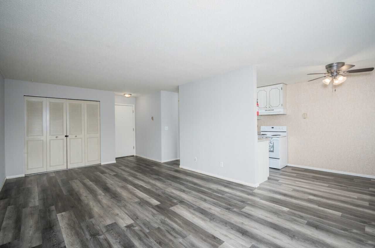 Charlton Place - Photo 4 of 32