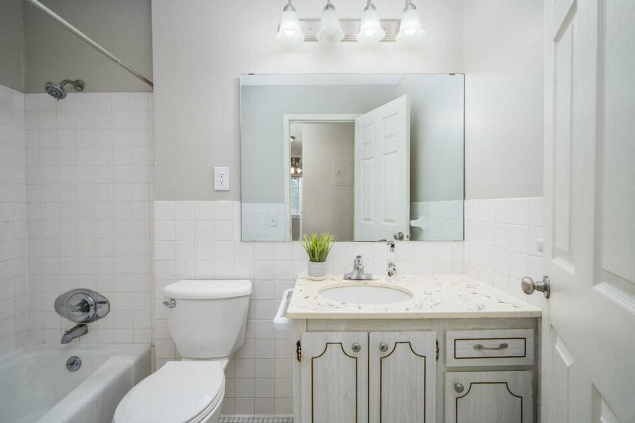 Charlton Place - Photo 5 of 32