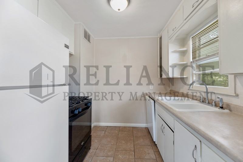 1843 S Pattie St - Photo 5 of 17