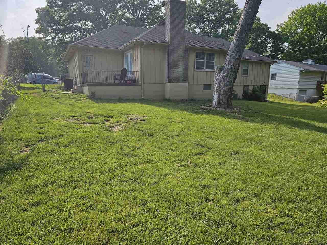 11007 Elmwood Ave #NA - Photo 2 of 14