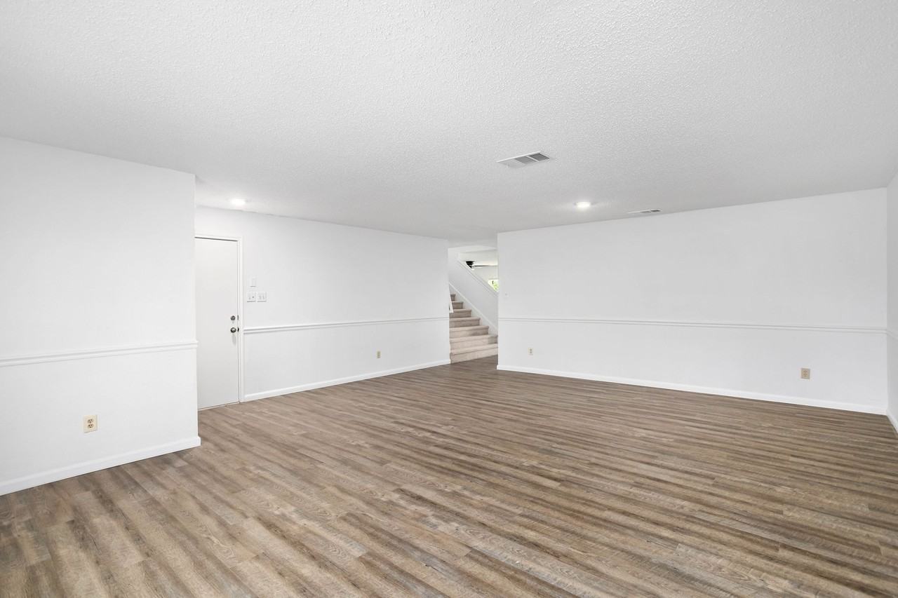 8090 Chestnut Ash Dr #1 - Photo 3 of 37