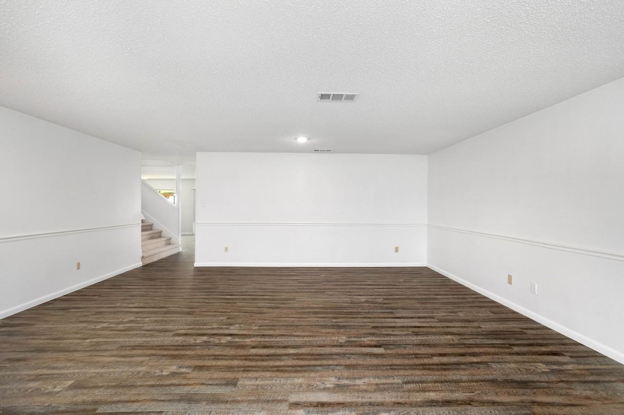 8090 Chestnut Ash Dr #1 - Photo 4 of 37