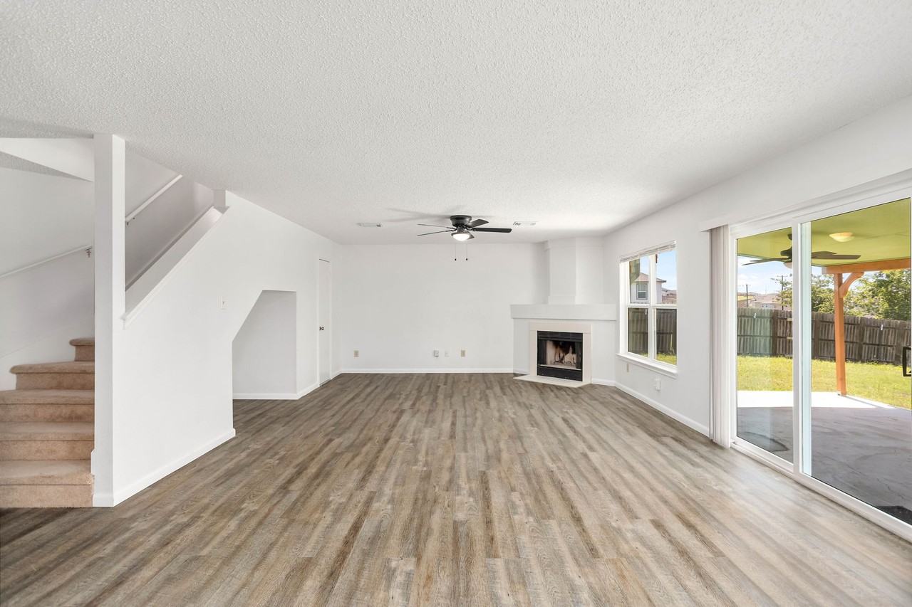 8090 Chestnut Ash Dr #1 - Photo 7 of 37