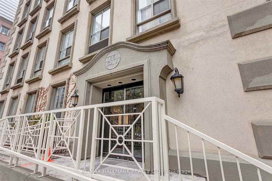 80 Charles Street East #Ph807