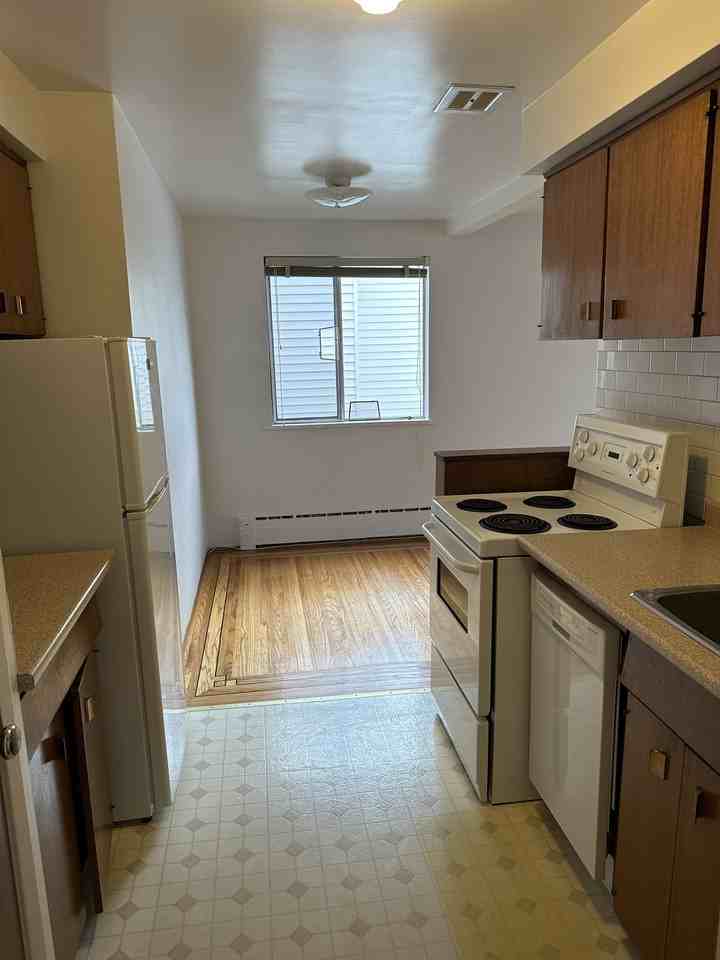 8625 Fremlin Street #105 - Photo 5 of 7