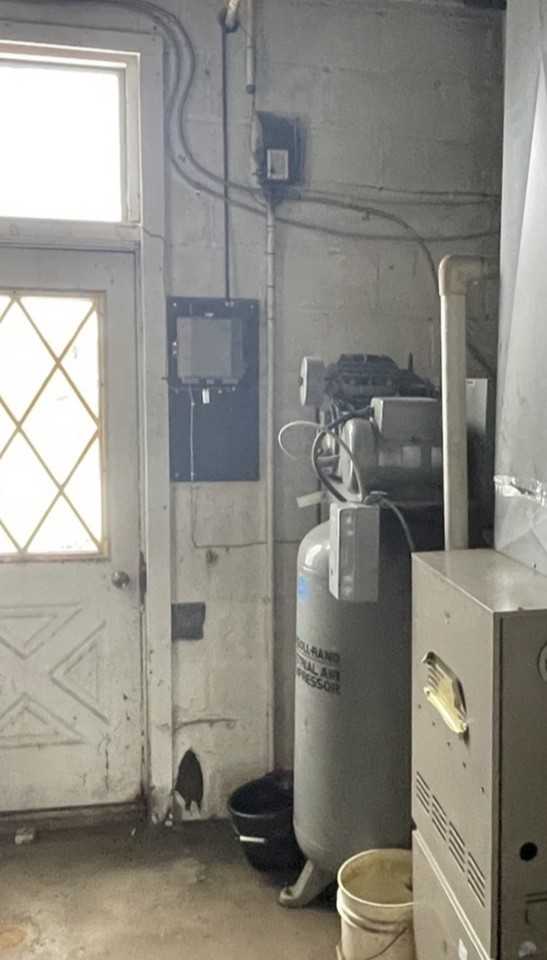 111 Lackawanna Ave #NA - Photo 2 of 9