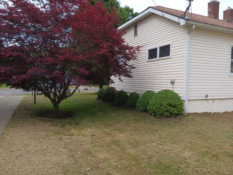 82 Corning Blvd #NA - Photo 2 of 17