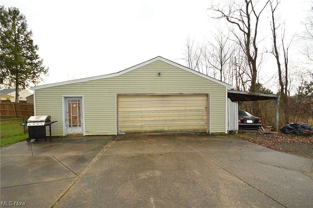 1501 Meadowbrook Ave #NA - Photo 2 of 11