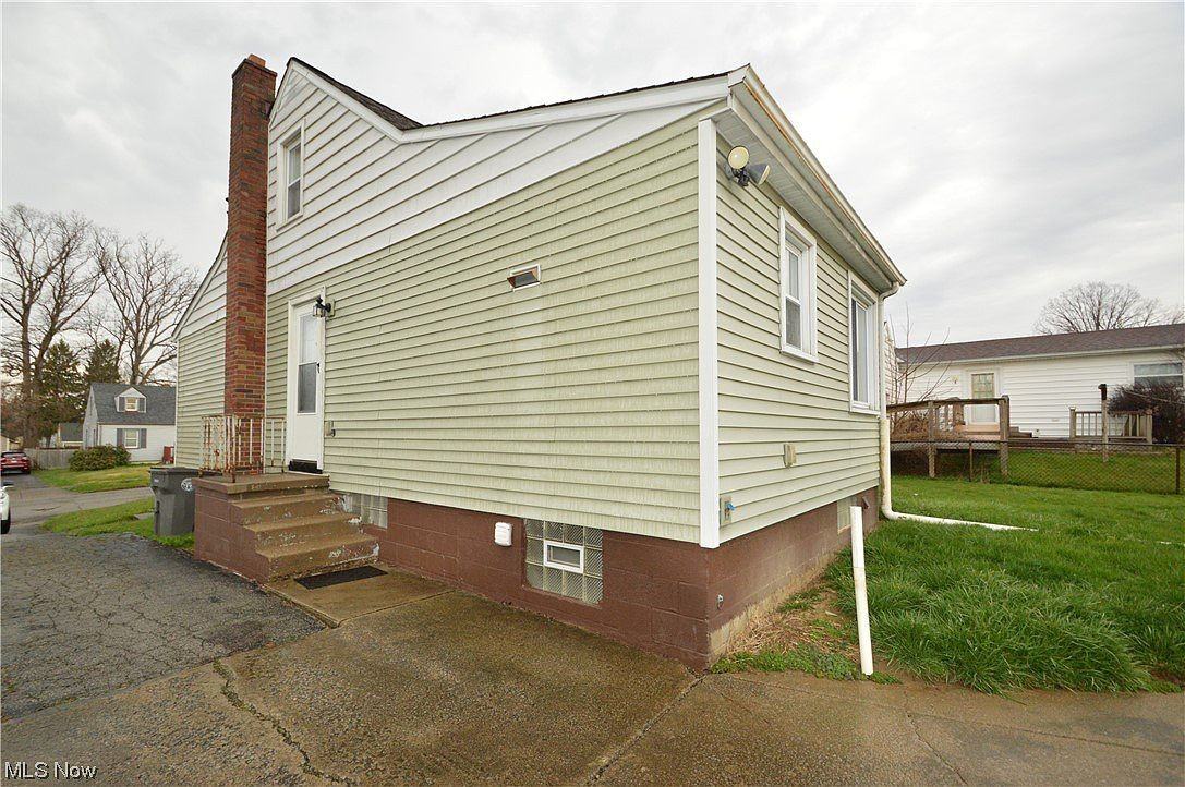 1501 Meadowbrook Ave #NA - Photo 3 of 11