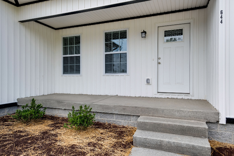 644 S Tunnel Rd - Photo 4 of 26