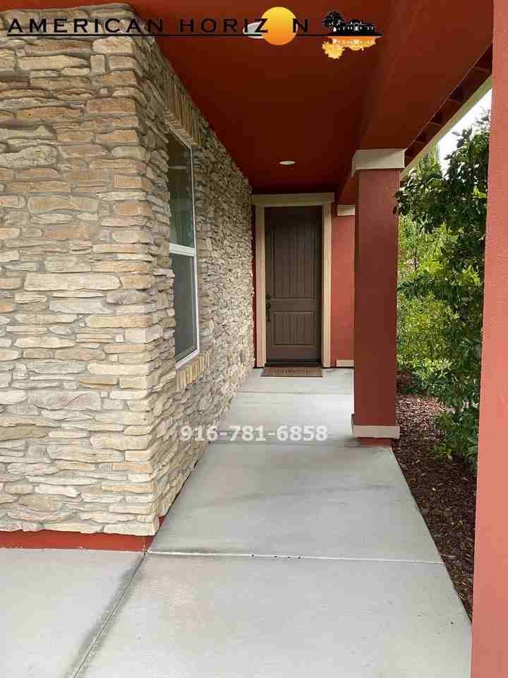 1685 Avanti Dr - Photo 2 of 50