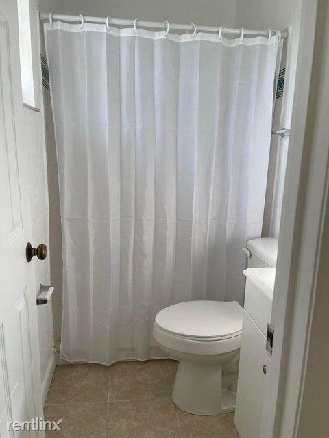 1197 Sw Heather St - Photo 2 of 11