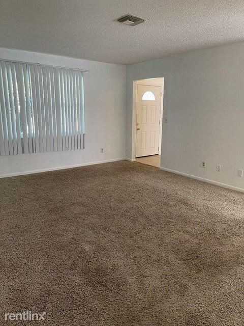 1197 Sw Heather St - Photo 3 of 11
