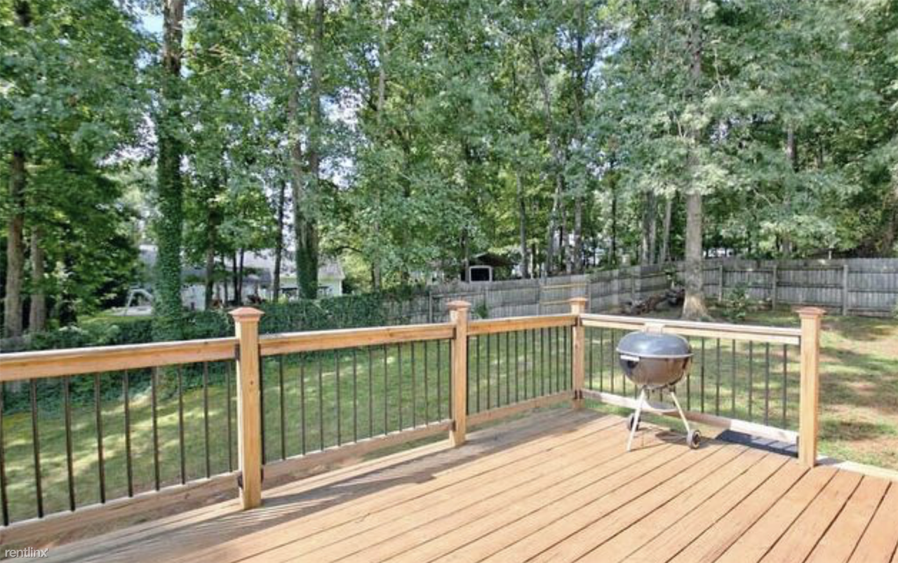 504 Woodcliffe Ct - Photo 3 of 3