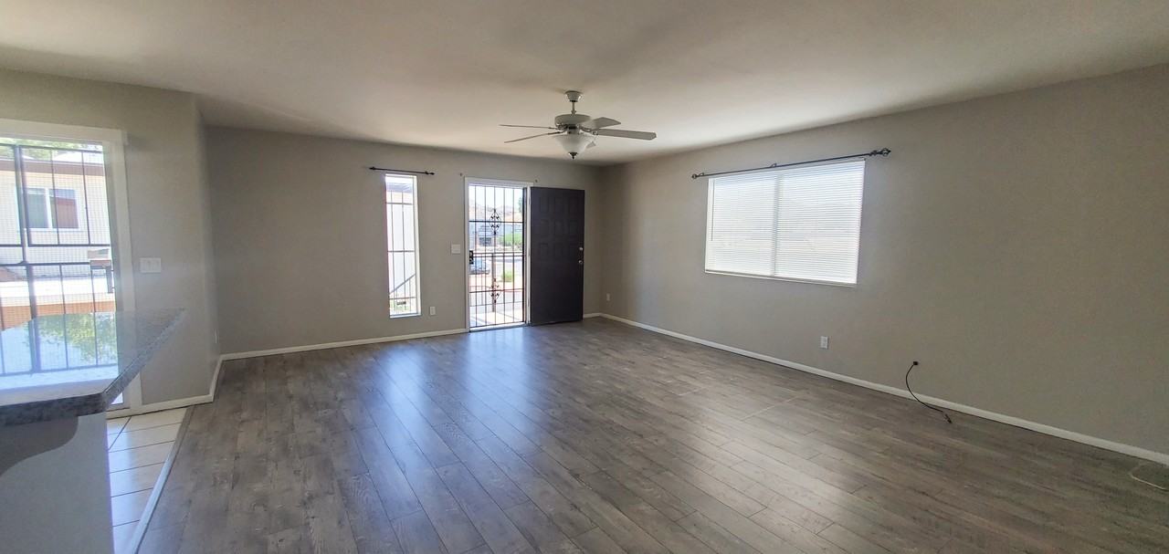 13423 N 8th St - Photo 2 of 16