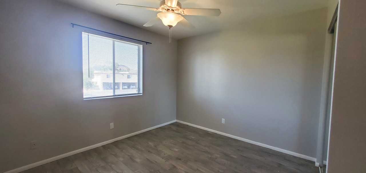 13423 N 8th St - Photo 7 of 16