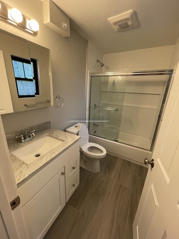 67 Loker St #8 - Photo 3 of 10