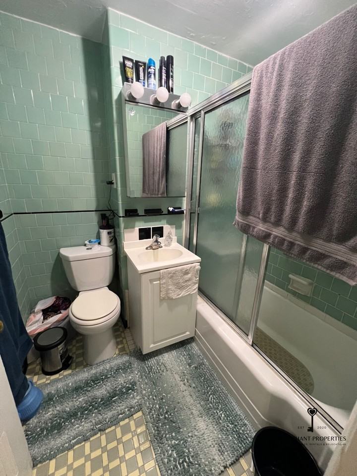 1217 Beacon St #207 - Photo 7 of 15