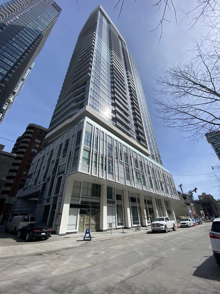 77 Mutual Street #2206