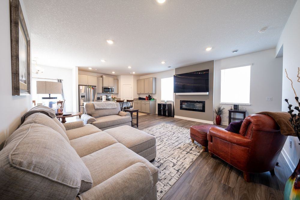 4839 Empress Ave N - Photo 2 of 22