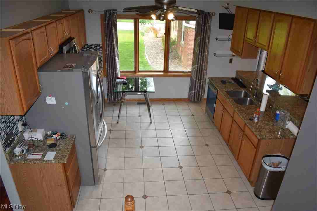 7793 Mccreary Rd - Photo 3 of 34