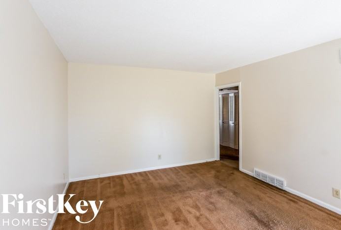 1324 Eason Ave - Photo 2 of 15